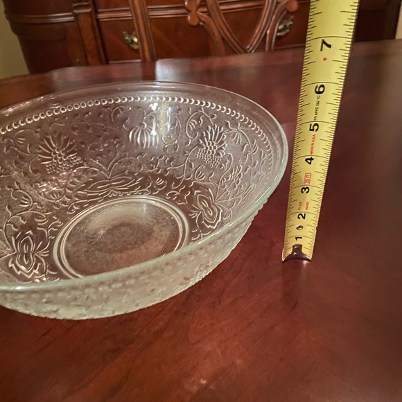 Press Glass Serving Bowl - Picture 3 of 4
